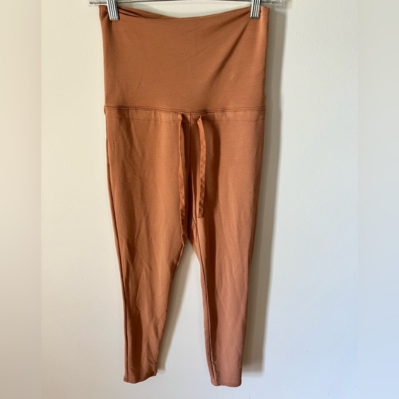 FABLETICS LUXE DRAWSTRING LEGGING! - Picture 2 of 4